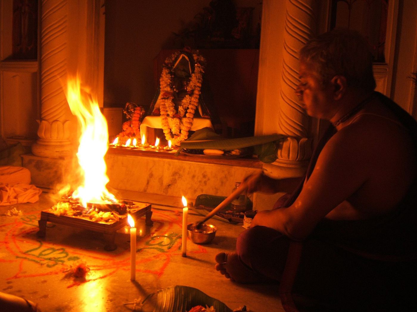 यज्ञ का महत्व — वैदिक यज्ञ परंपरा और उसका वैज्ञानिक आधार